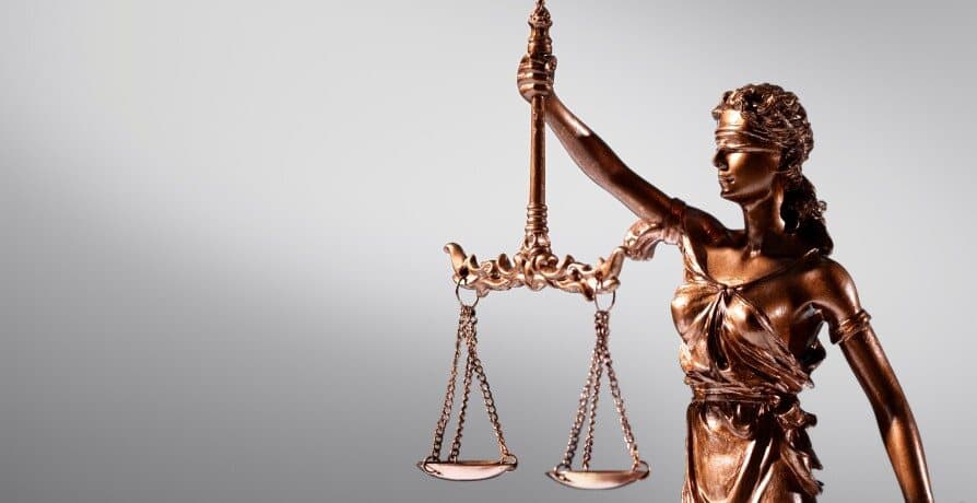 Exposição Judiciária Comemorativa do Centenário da Ordem dos Advogados "Memórias da Justiça, Documentos e Artefactos"